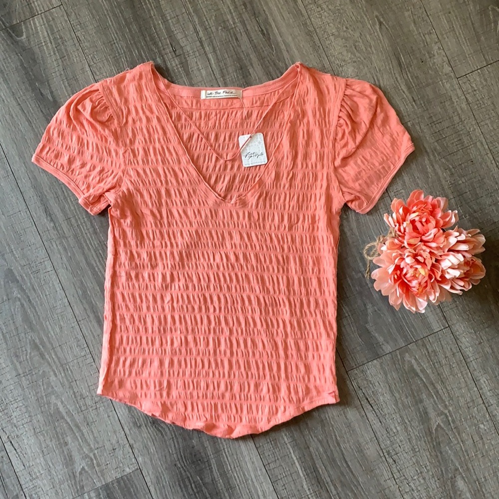 NWT- We The Free - Burnt Coral Short Puff Sleeve V-Neck T-Shirt Size Medium